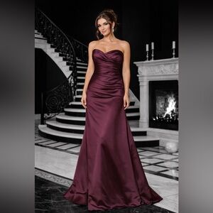 NWOT Watters & Watters Women’s Chic Strapless Plum prom gala military Dress Sz10